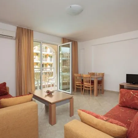 Silver Springs מלון דירות 3*